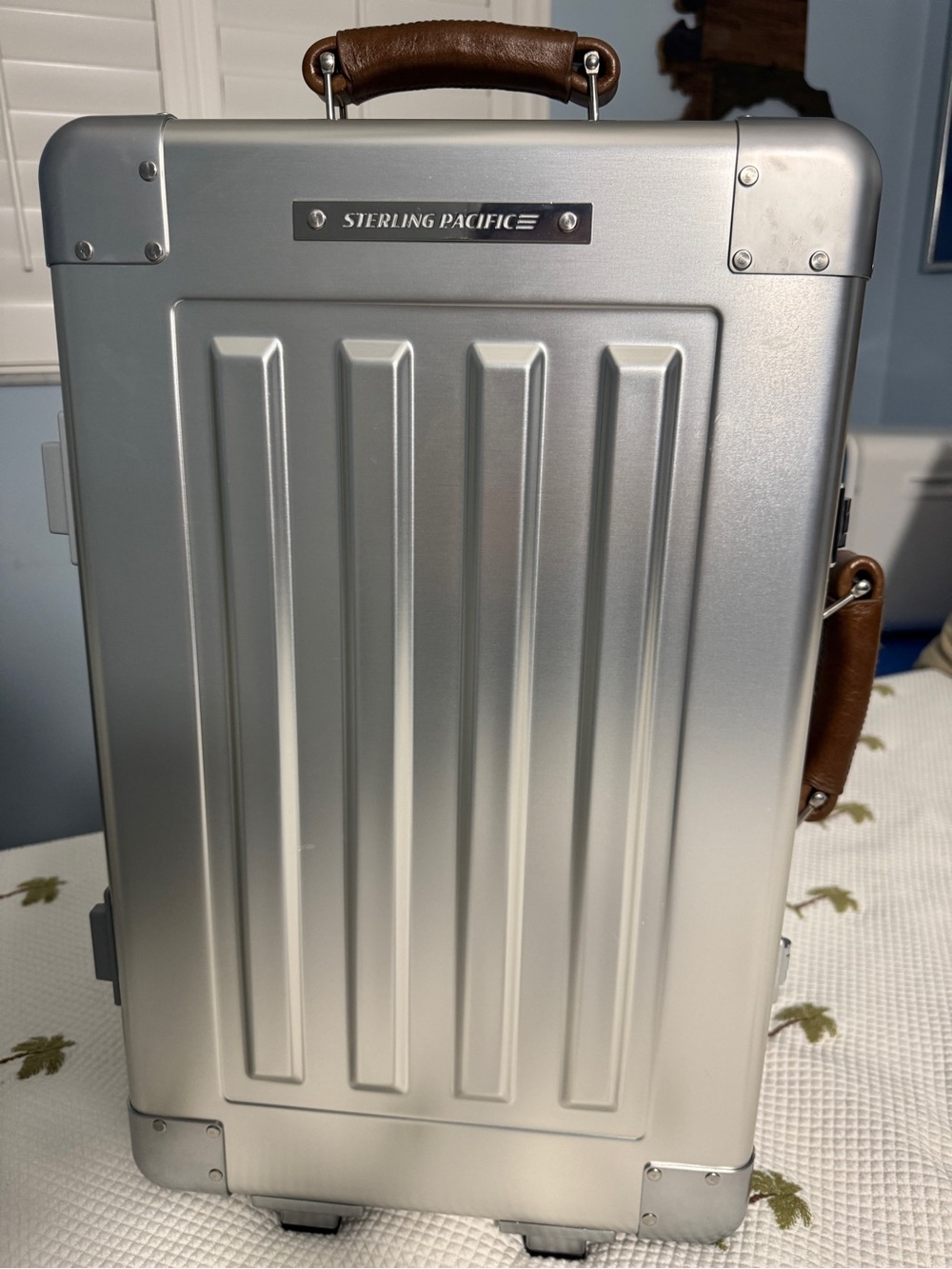 Sterling Pacific Aluminum Suitcase - Picture 2 of 6
